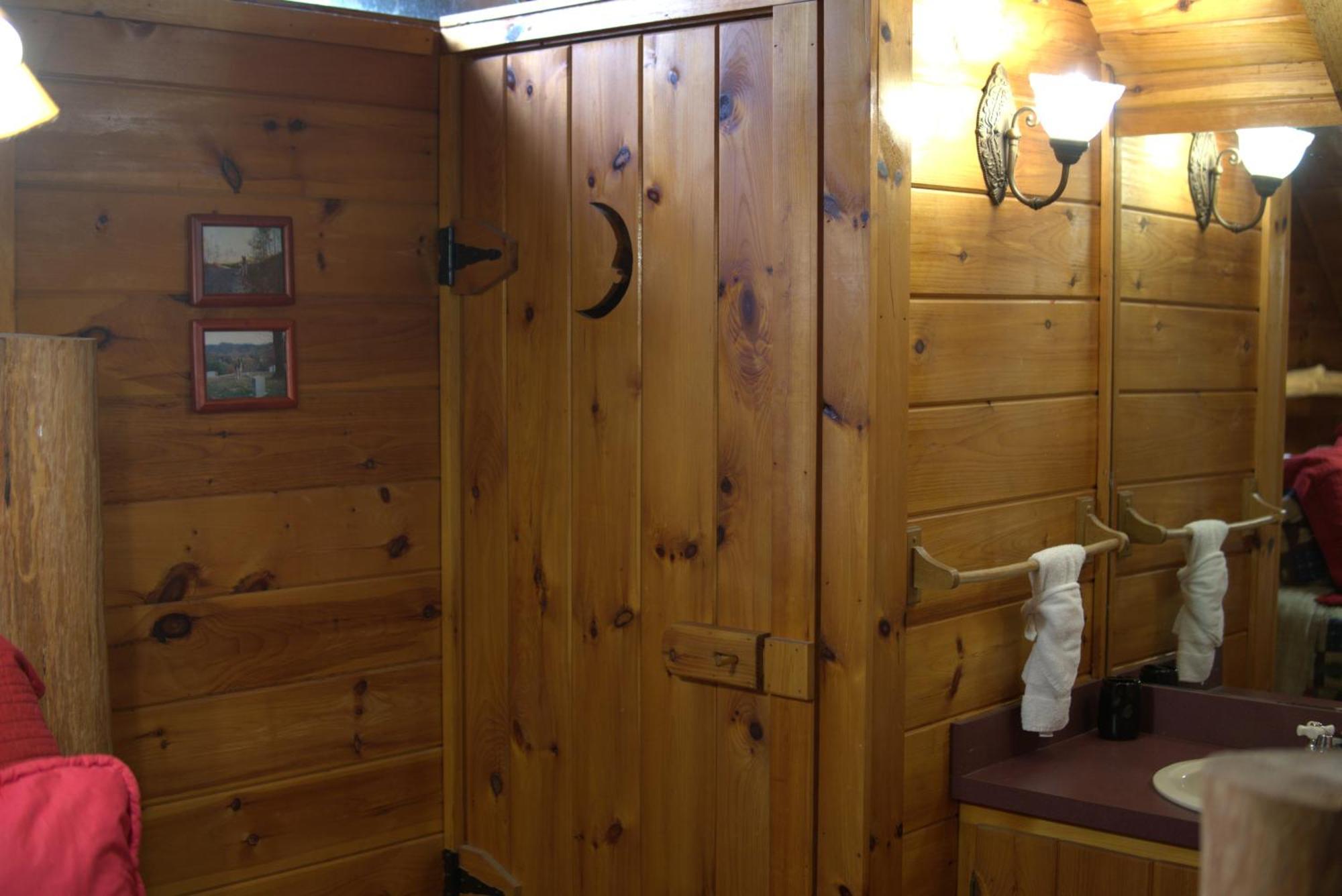 Mick's Hideaway - Semi-secluded * Sevierville