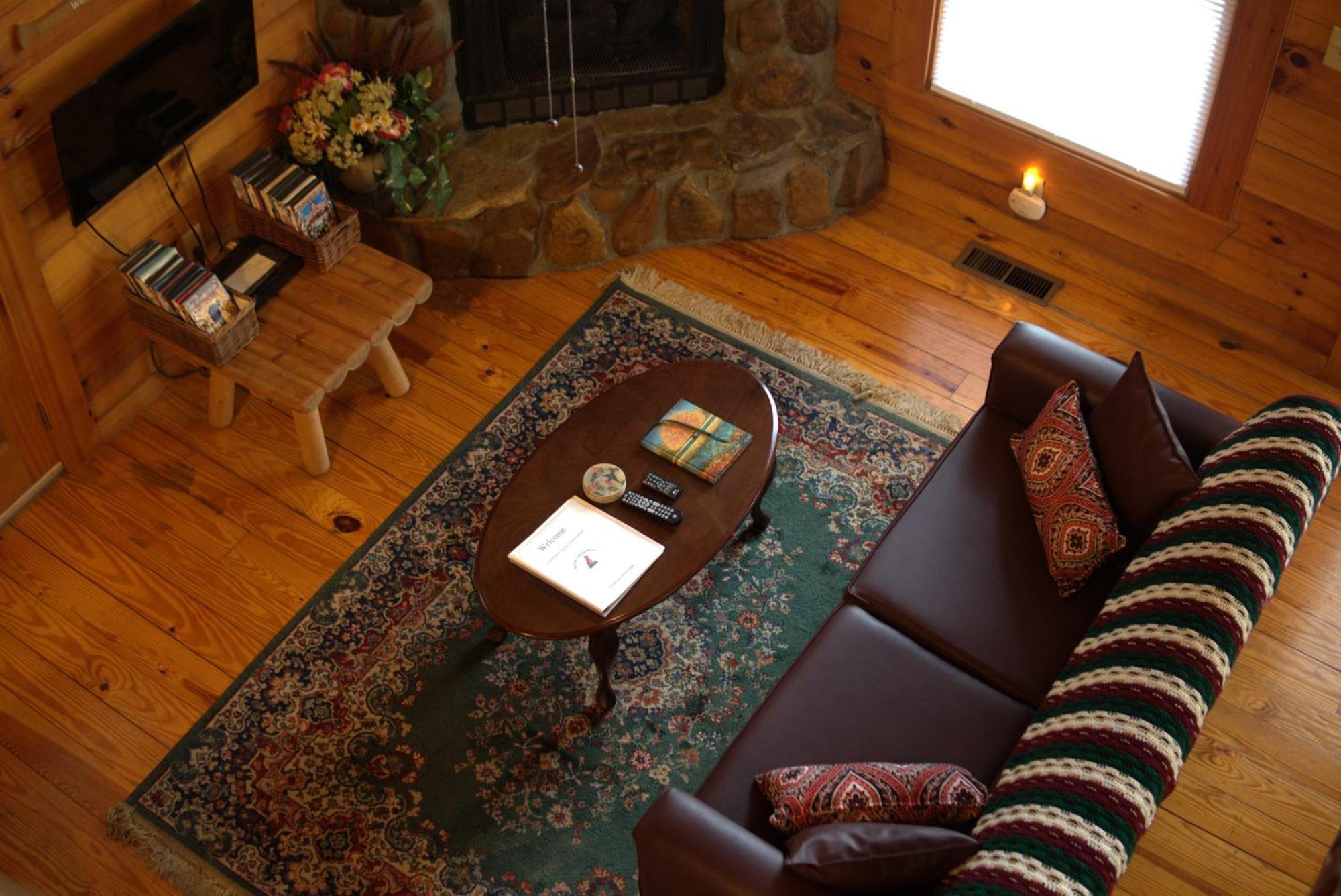 Mick's Hideaway - Semi-secluded *
