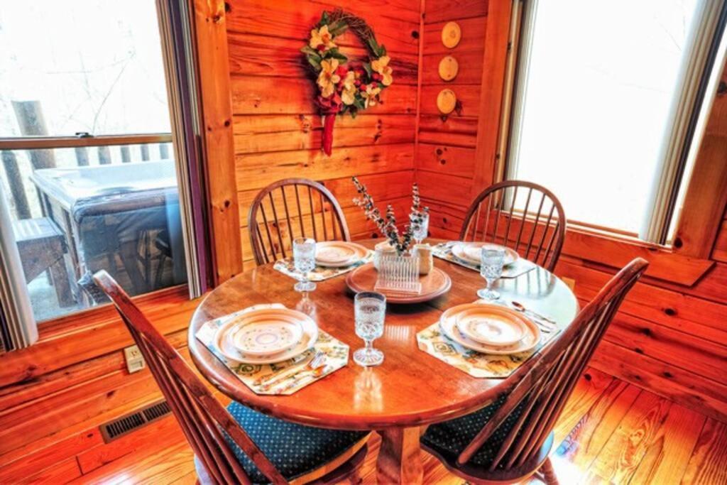 Mick's Hideaway - Semi-secluded Sevierville