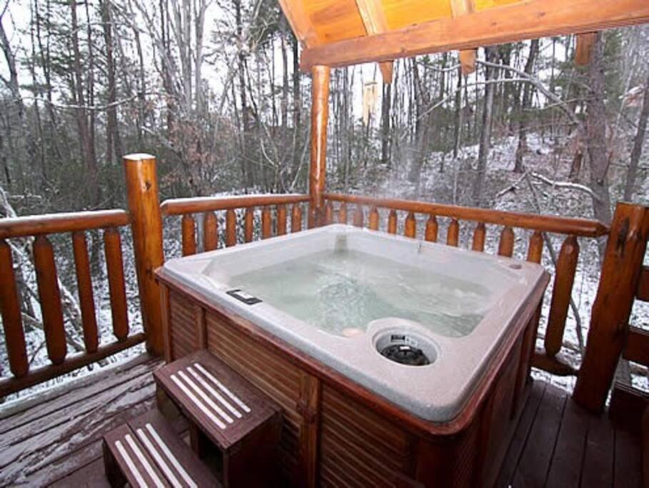 Ferienhaus Mick's Hideaway - Semi-secluded Sevierville